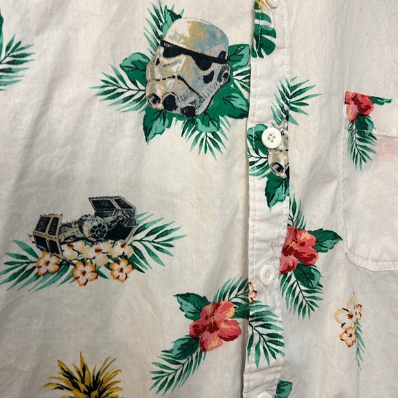 Star Wars Mens Small Shirt. Short sleeve button-down. Tie fighter. Hibiscus. - Picture 4 of 10